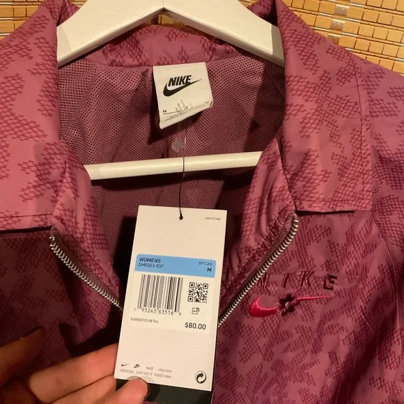 NWT Nike Sportswear Daisy Woven Jacket - Picture 5 of 5